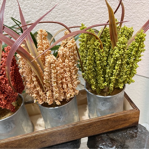 🍁Handcrafted🍂 Tri-Color Faux Autumn Foliage Decor In Rustic Planter Box - Picture 8 of 10